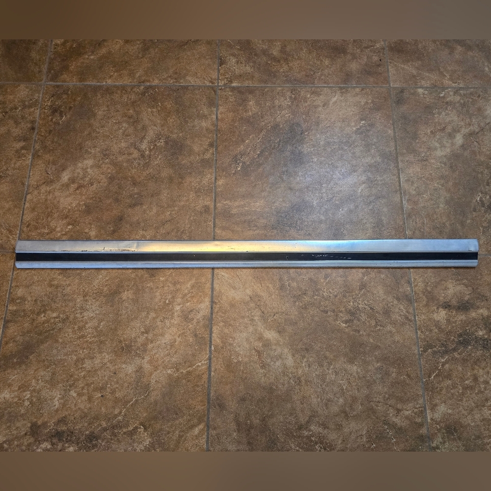 1976 | INTERNATIONAL | Scout Passenger Trim SD Moulding